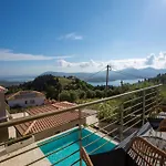 Villa Veramente With Sea View