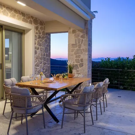 Villa Veramente With Sea View