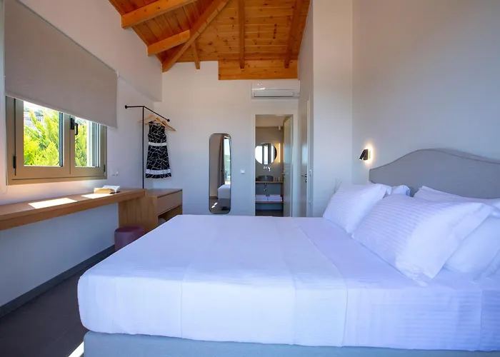 Veramente With Sea View Villa