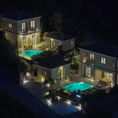 Villa Veramente With Sea View