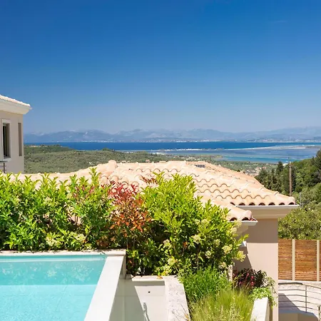 Villa Veramente With Sea View *