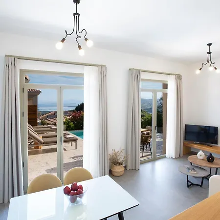 Villa Veramente With Sea View