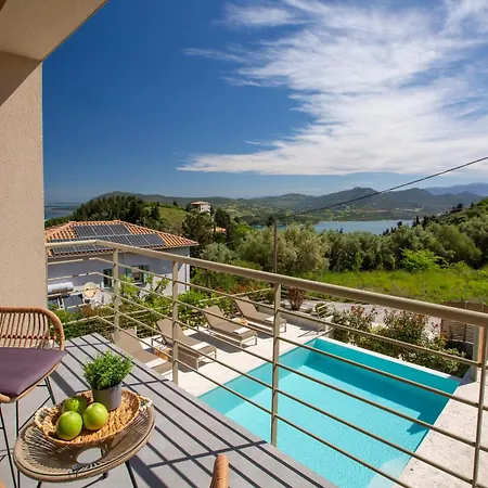Villa Veramente With Sea View *