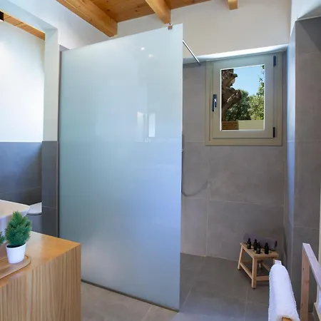 Villa Veramente With Sea View *